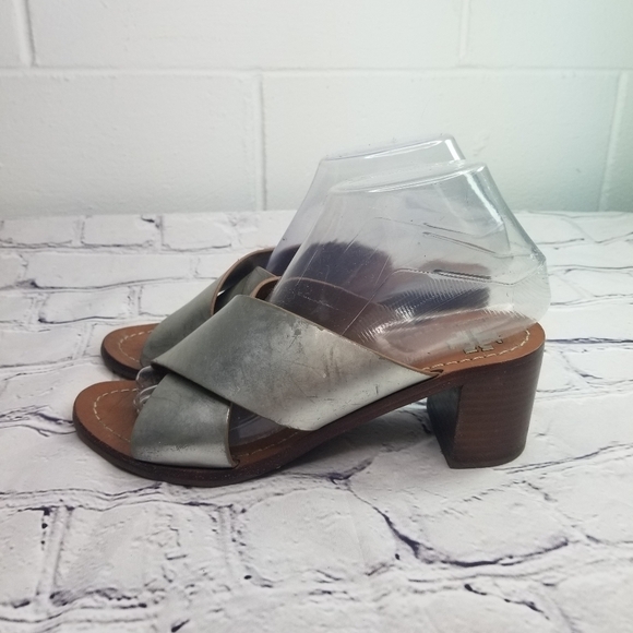 Tory Burch Montrose mirrores silver criss cross sandals - Picture 4 of 11